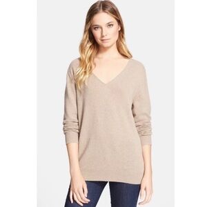 Theory Wynn Cashmere Sweater 100% Cashmere Oatmeal Cream V Neck